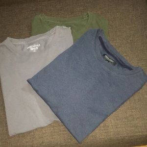Bundle of men’s T-shirts